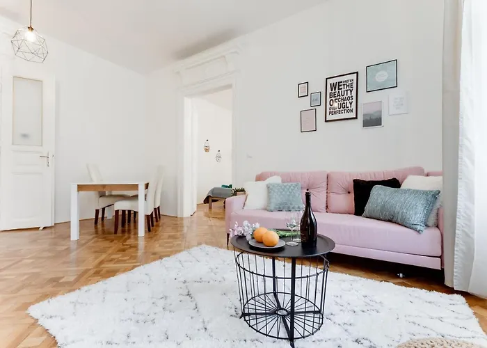 Spacious Cozy 2Bds Apt In Center - Stp4