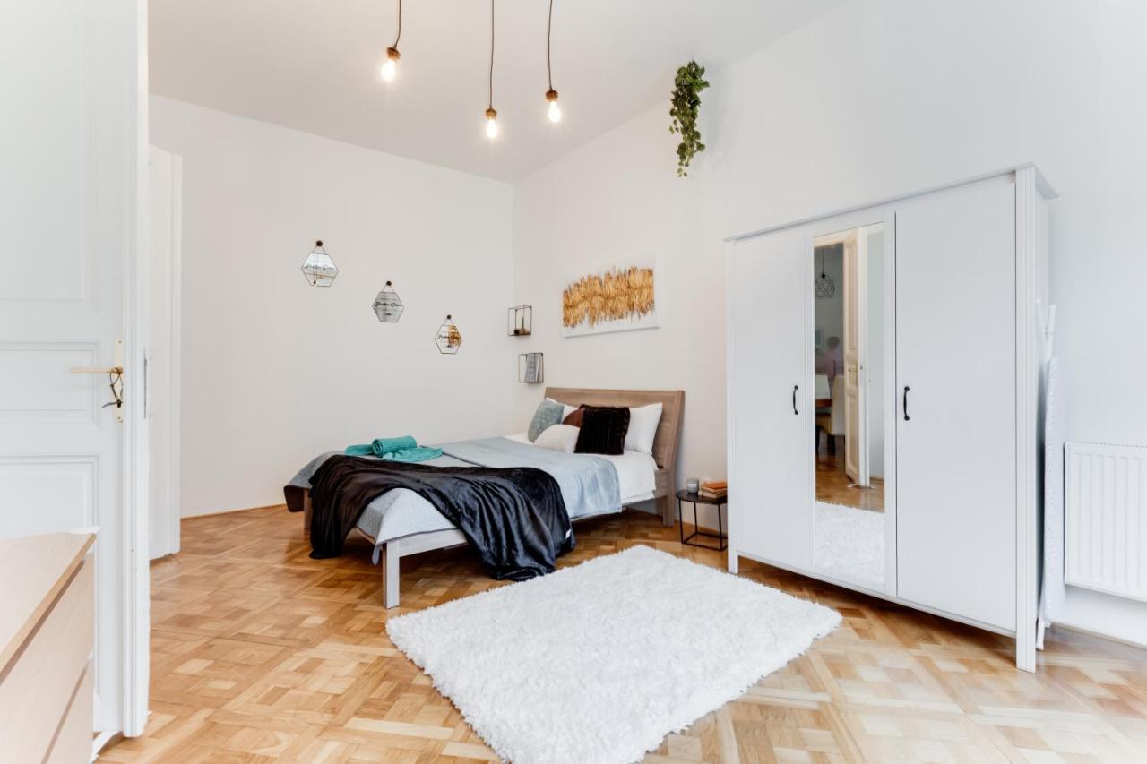 Spacious Cozy 2bds In Center - Stp4 * Praga