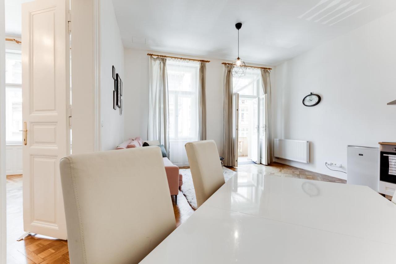 Spacious Cozy 2bds In Center - Stp4 *